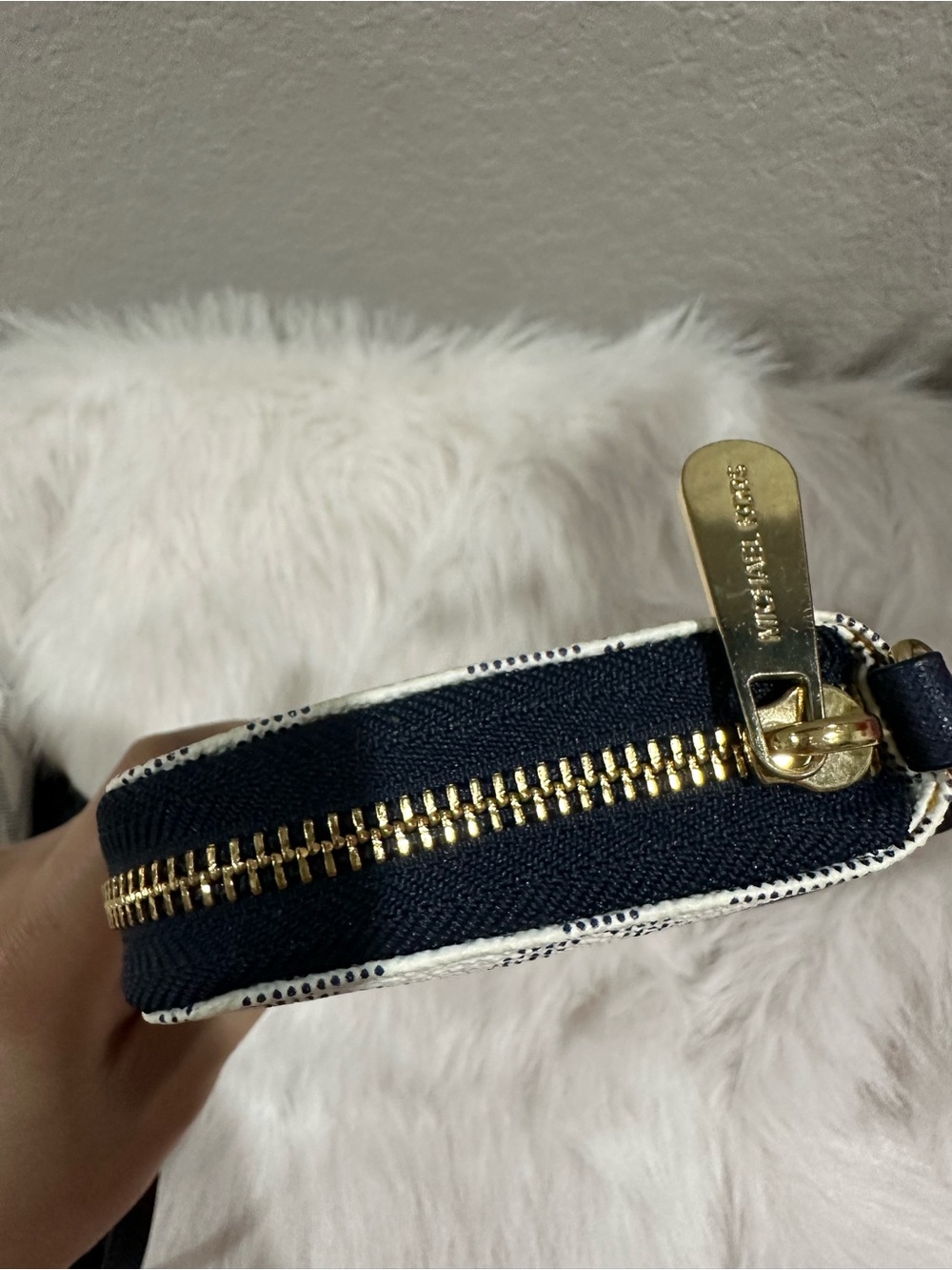 Michael Kors White-Navy Signature Print Logo Crossbody Bag with Matching Wallet - Picture 13 of 16